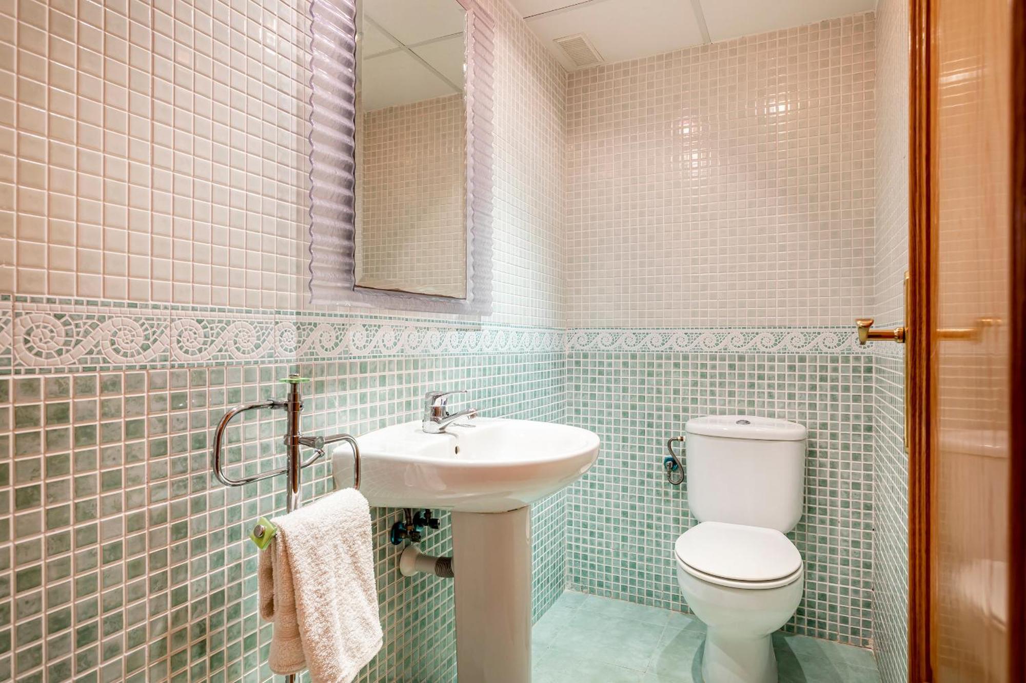 Family-friendly House Ideal For Holidays & Workers At Valencia Holiday home